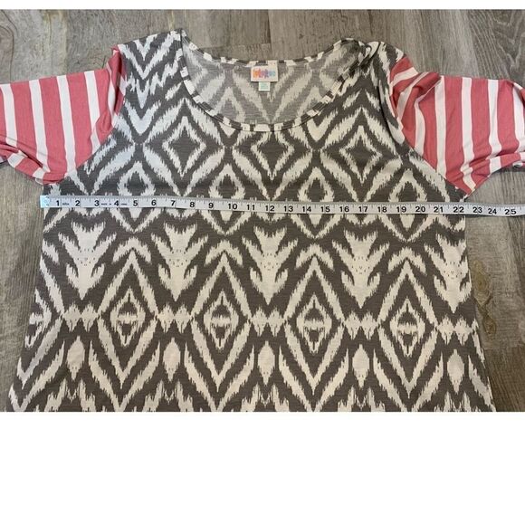 $5 ADD ON ITEM 3/4th sleeve lularoe 2x t-shirt - Picture 13 of 13
